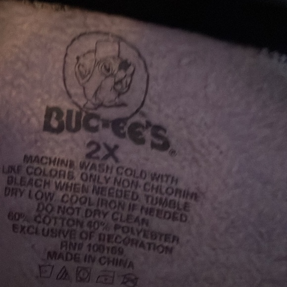 Buc-ee’s XXL Men’s Camo Hoodie - Picture 3 of 3